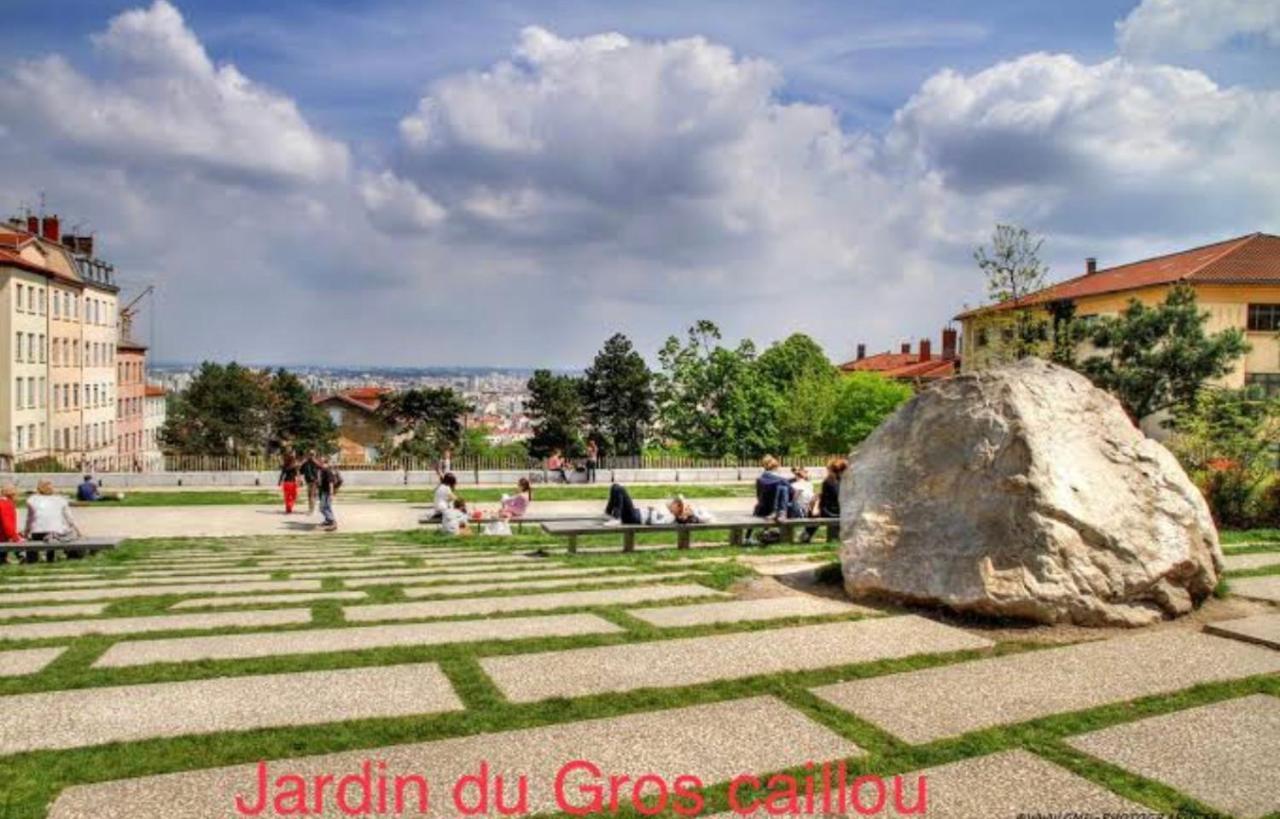 Le Croix Rousse Jacquard Apartment *